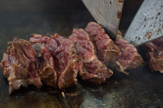 お手頃価格でステーキのコースが食べられる！