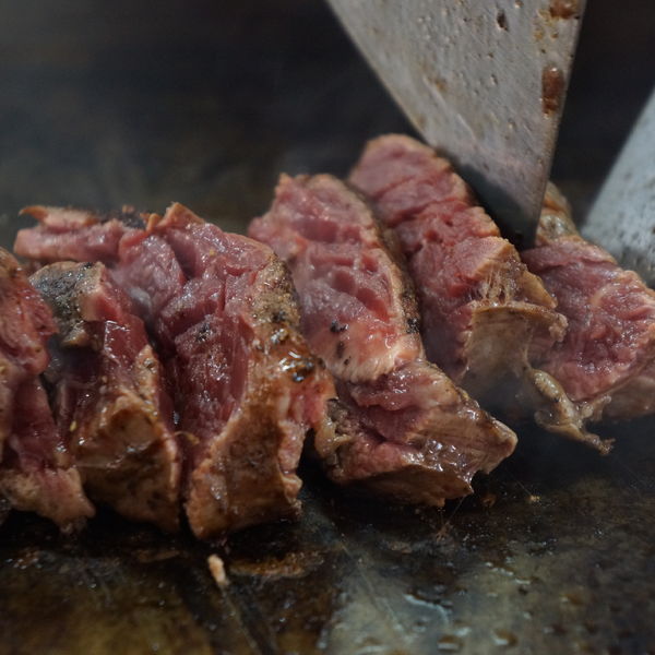 お手頃価格でステーキのコースが食べられる！